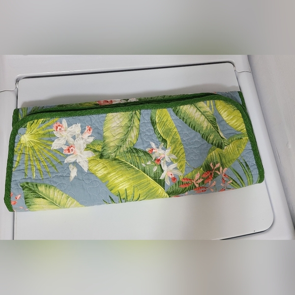 Pair Tommy Bahama Aregada Dock Tropical Floral Quilted‎ King Pillow Shams - Picture 7 of 11